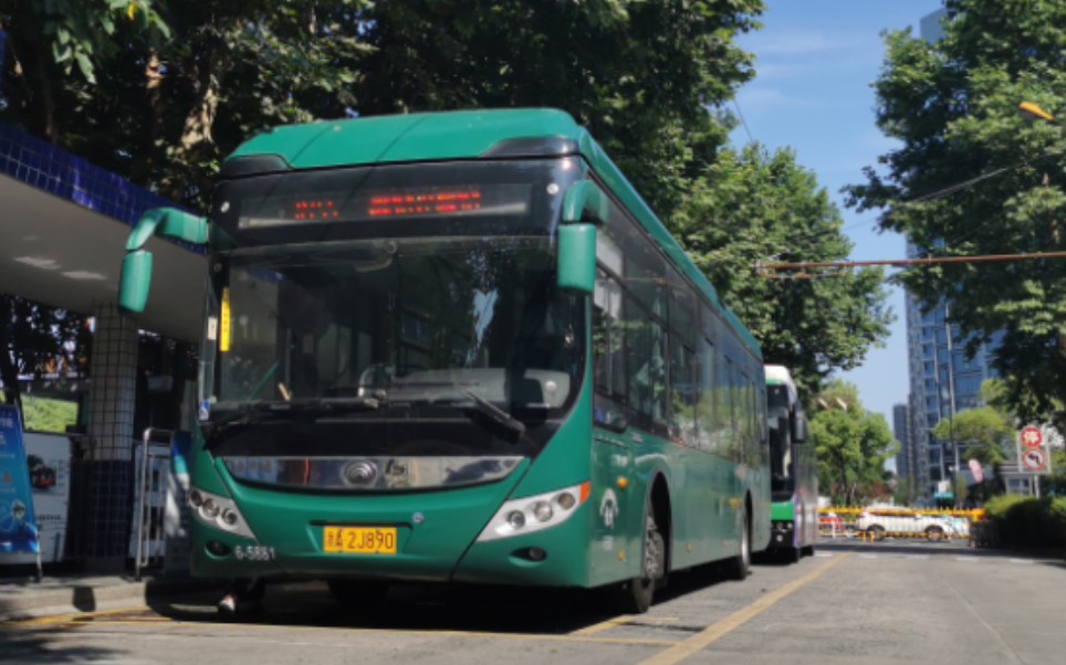 杭州公交k155路 宇通牌无轨电车zk6125bevg10随拍