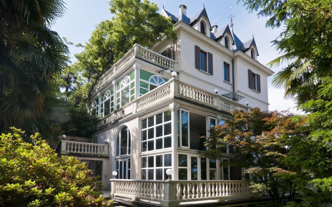 位于意大利马焦雷湖的一座建于19世纪典雅别墅