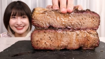 花12小时烤8斤牛肉，和“家人们”一起炫光光！
