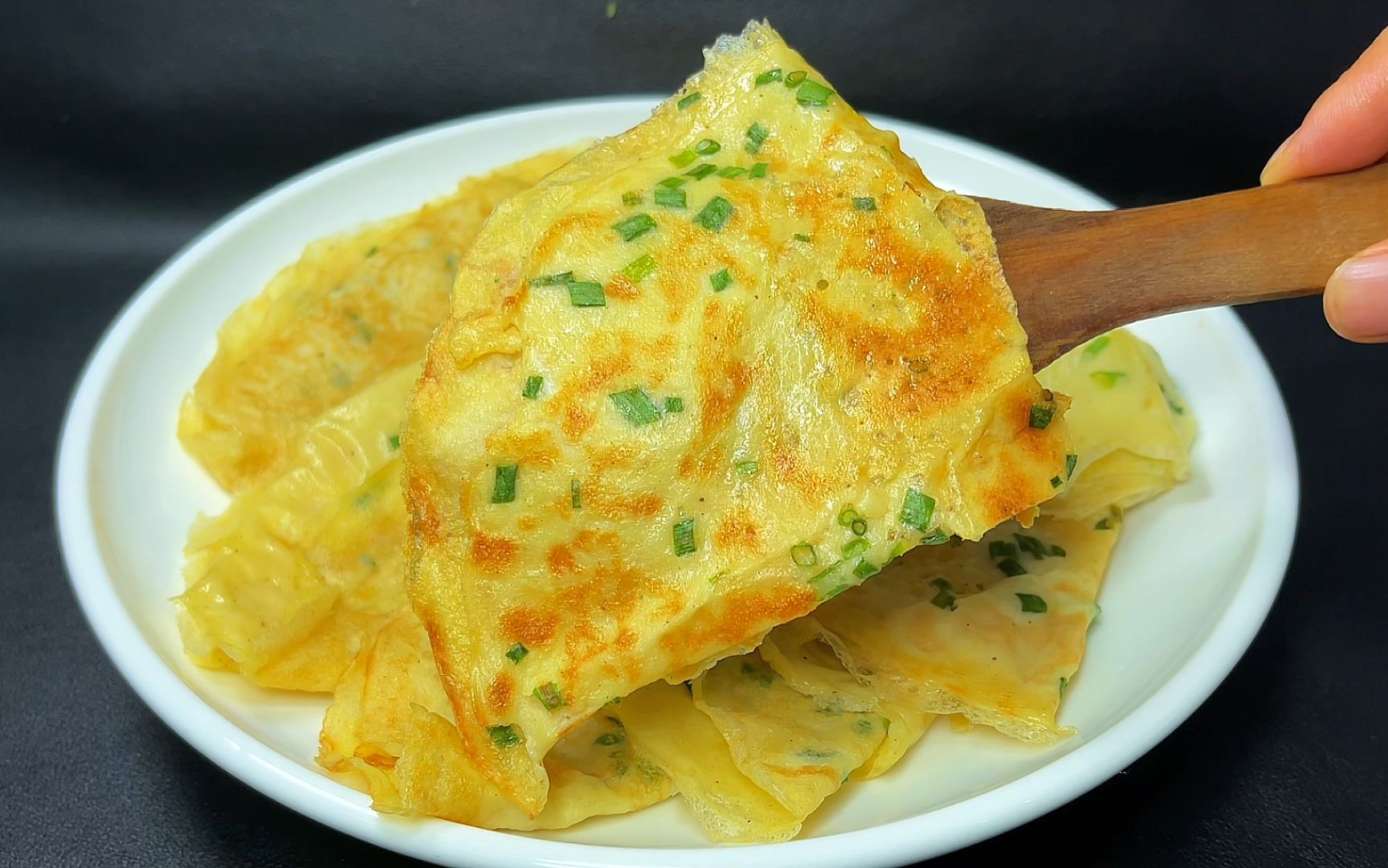 懒人早餐鸡蛋水饼的正确做法,手不沾面,饼不发硬又香又嫩又美味