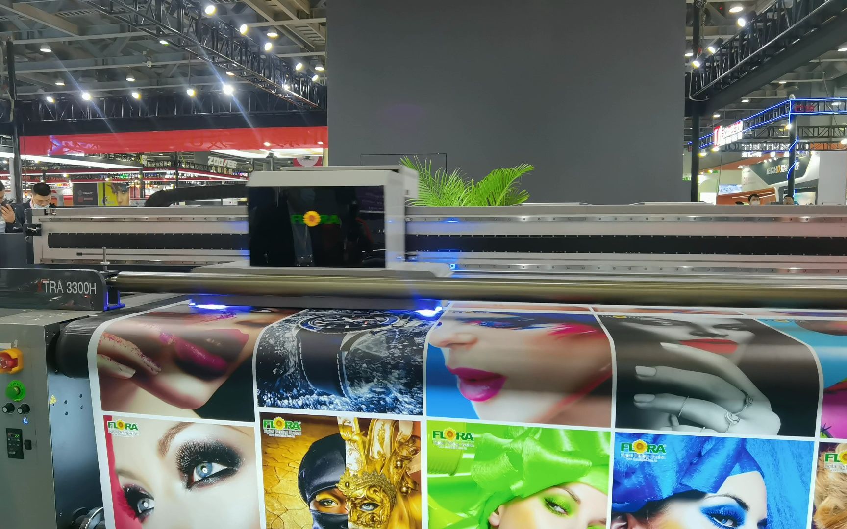 润天智--彩神xtra3300h板卷两用uv喷绘机