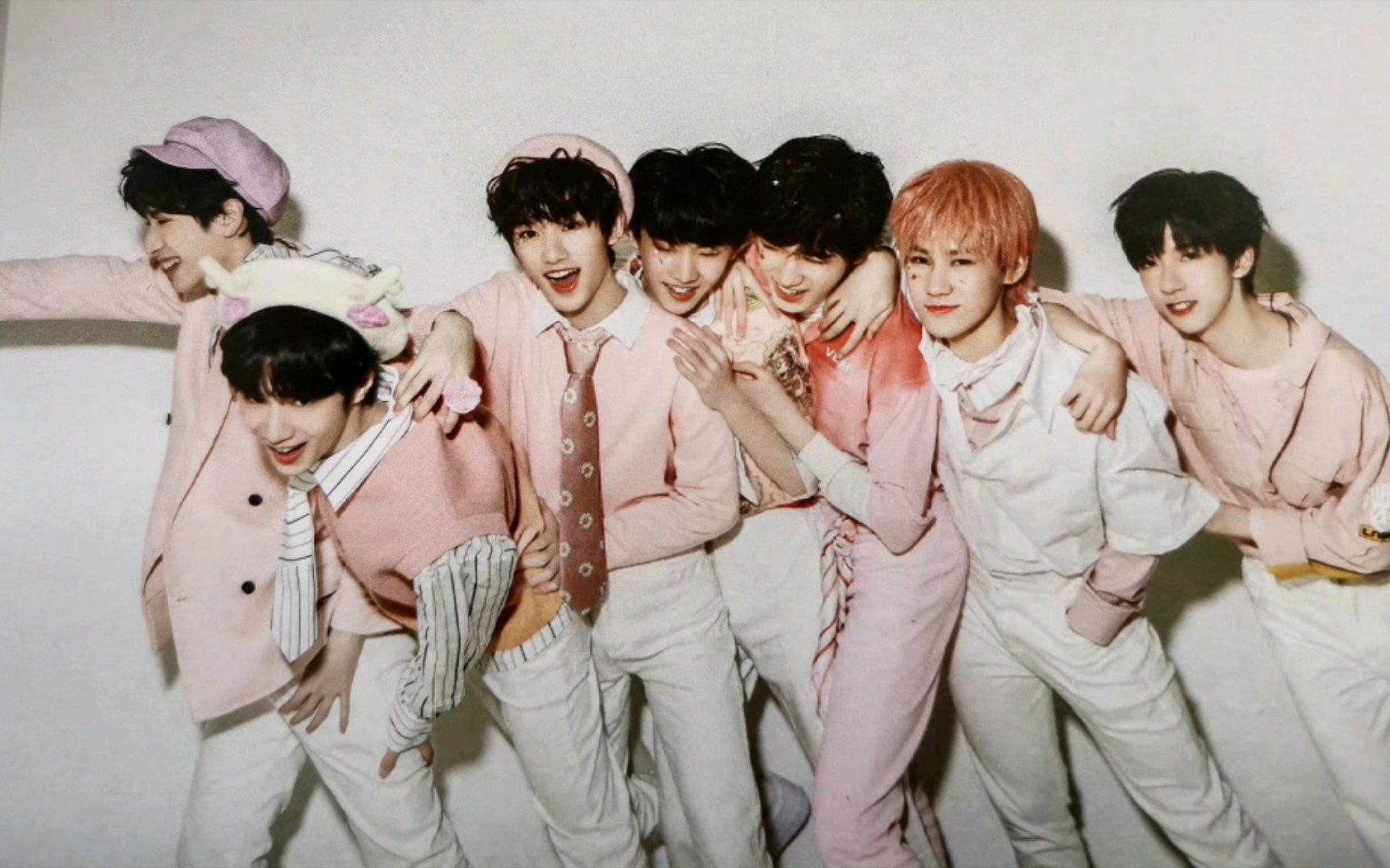 【时代少年团】一张照片勾起我们满满的回忆与感慨,我的少年郎们做到