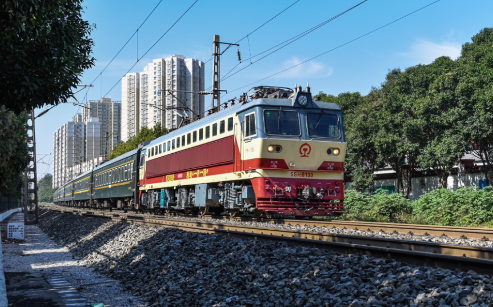 ss7c-0133牵引客车8356次行驶至小北门差点机外