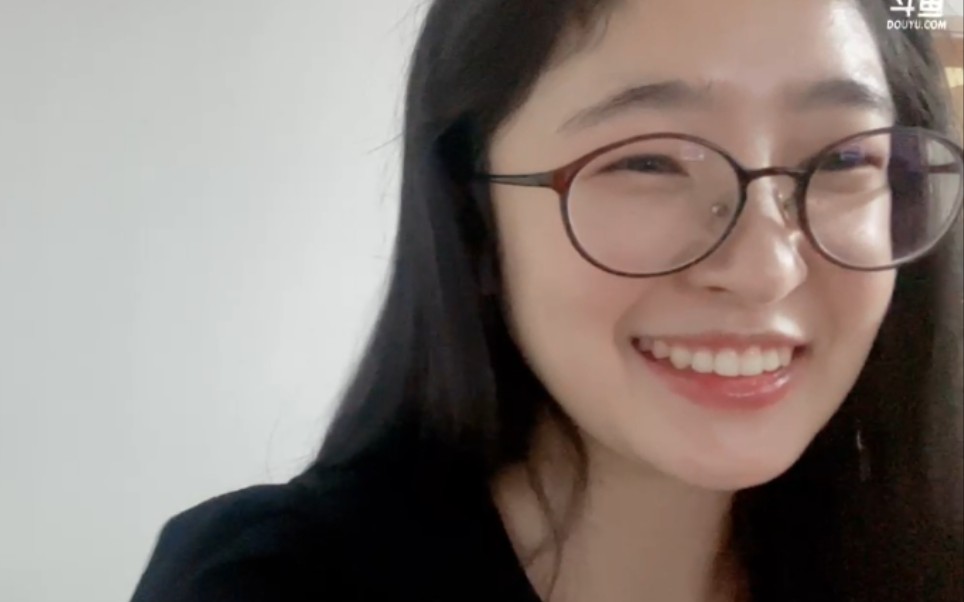 晚上场练习《gee》舞蹈!