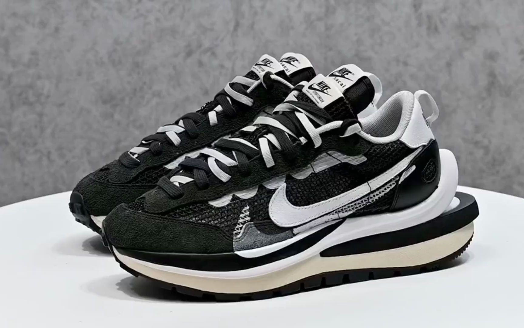 sacai x nk vaporwaffle 黑白货号:cv1363-001