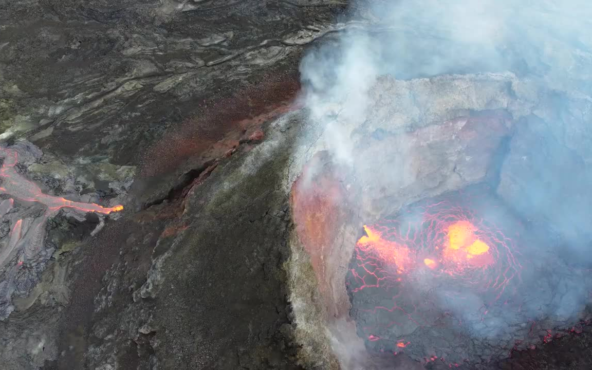 【地理】喷发第177天,火山壁的双向喷口与新生4个小喷火口哔哩哔哩bilibili