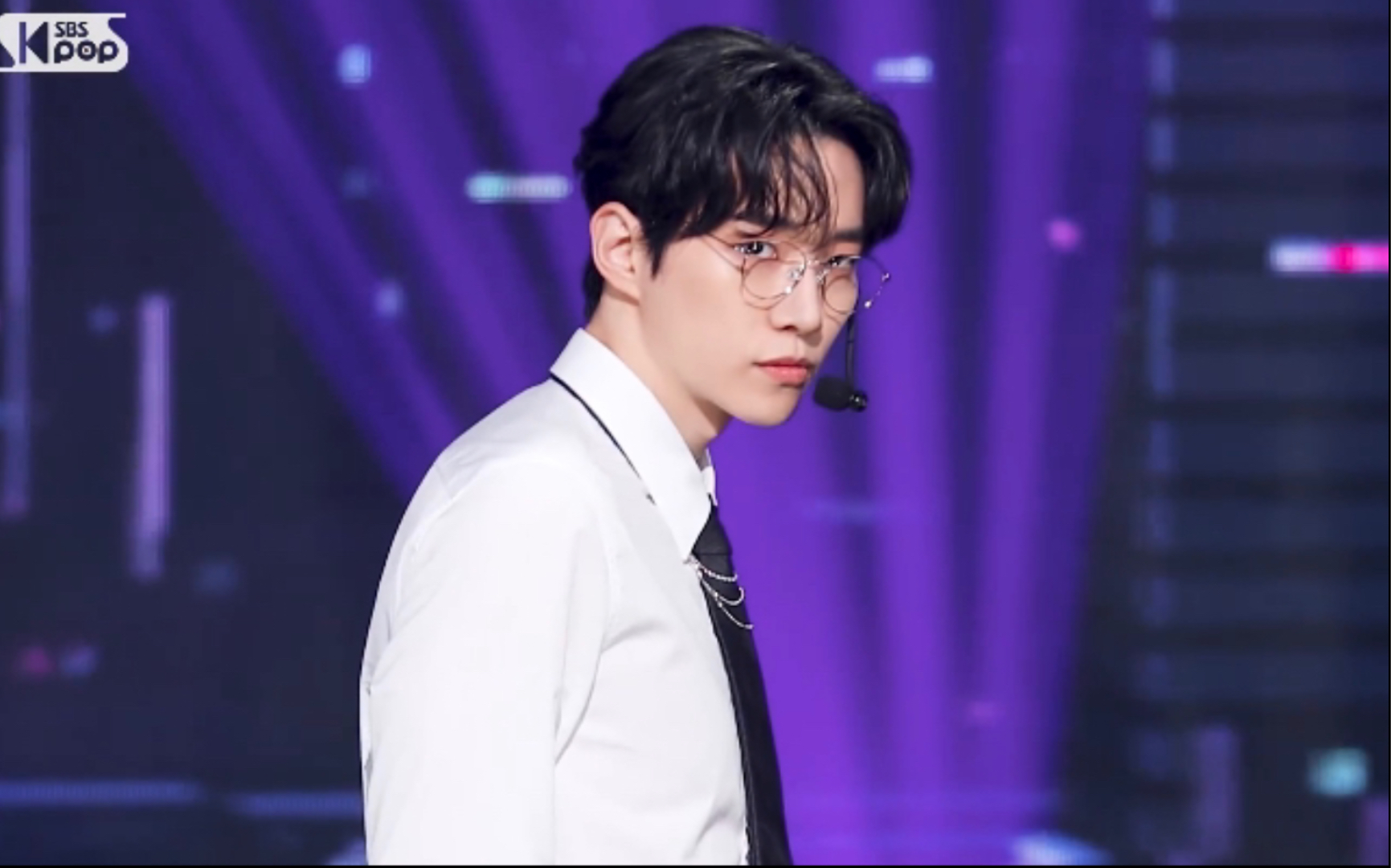 李俊昊makeit9场直拍撩衣袖合集