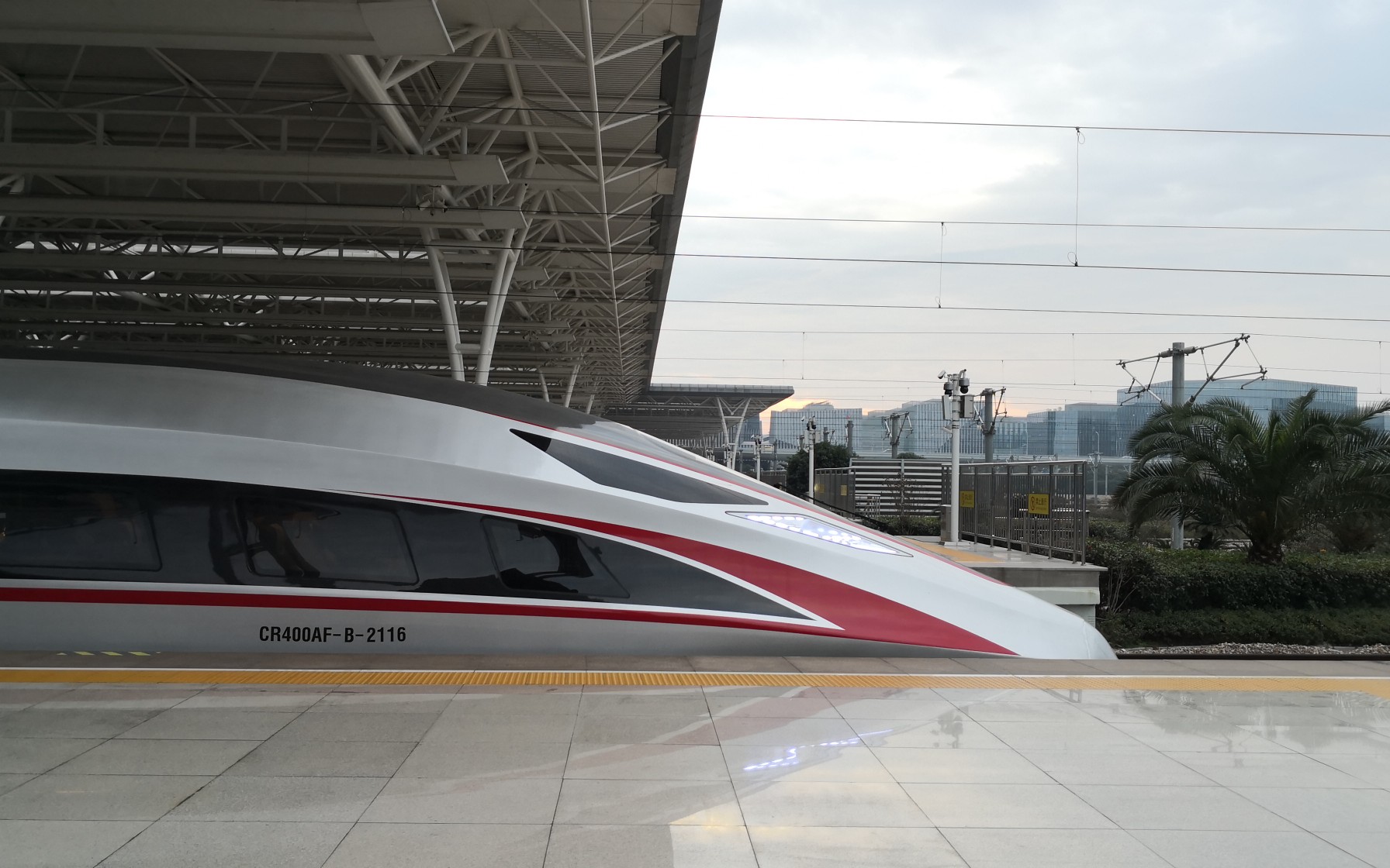 g16 17节长编组复兴号济南西出站