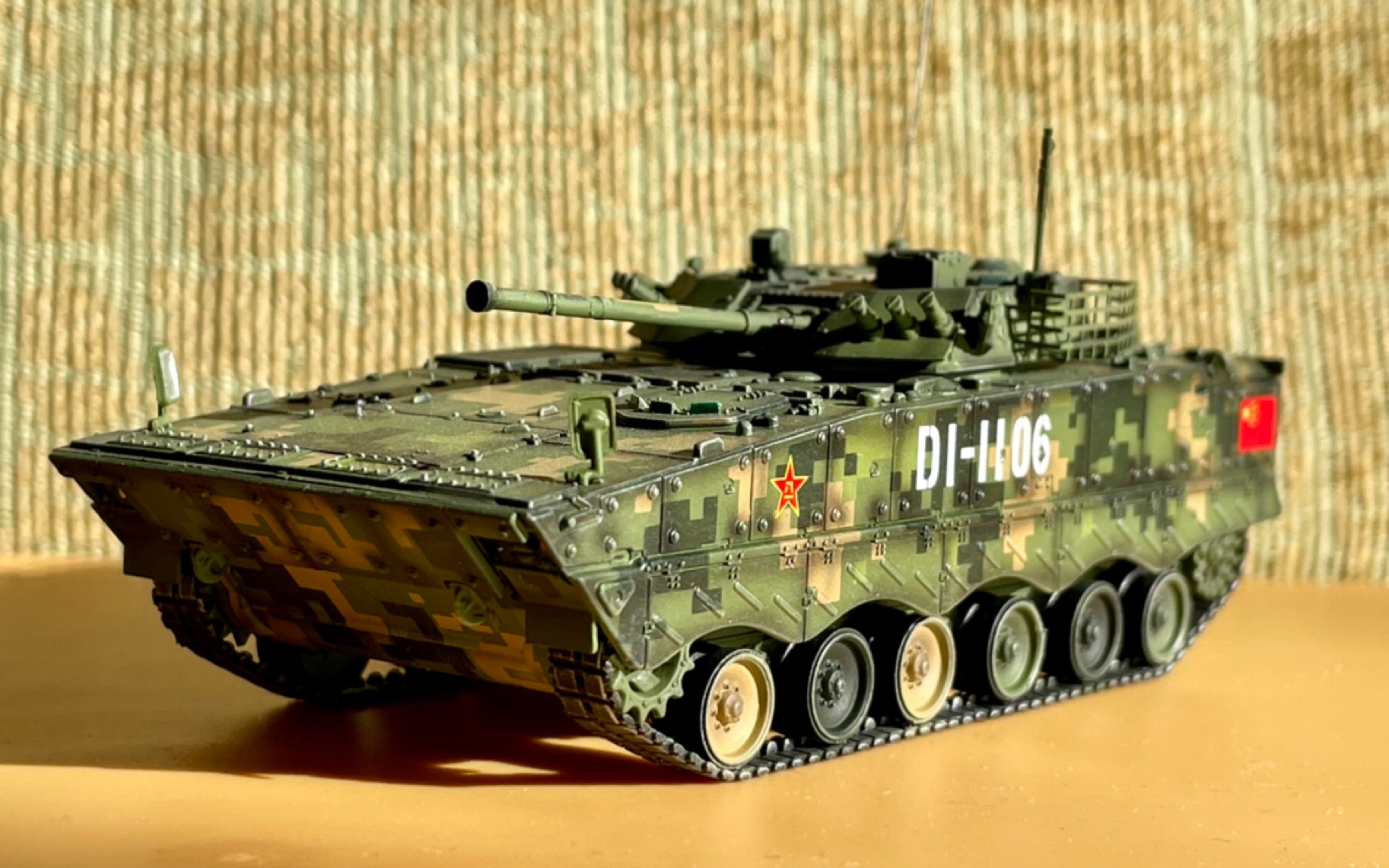 合成旅的利剑,99a的伙伴———中国人民解放军  04a步战车模型分享