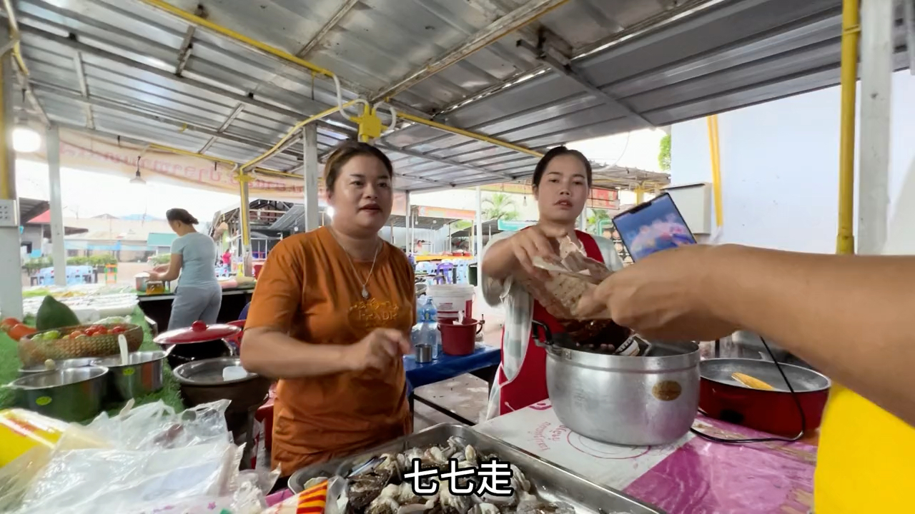 在老挝三个人的晚餐花了一百元人民币太贵了?