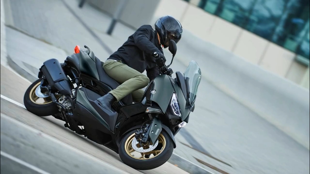 2022 yamaha x-max 300