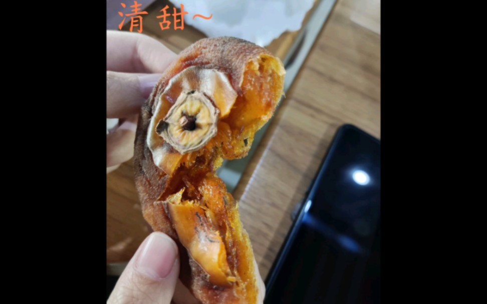 [图]图书馆连廊间，柿饼“小灯”的诞生