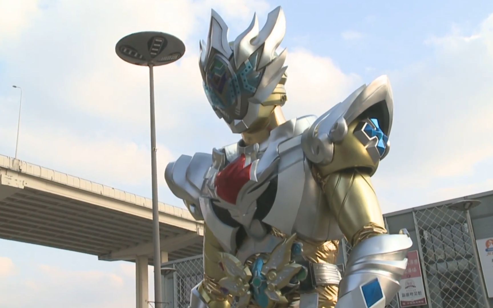 铠甲系列中的三位终极铠甲除了帝皇和刑天还有雷霆雅塔莱斯