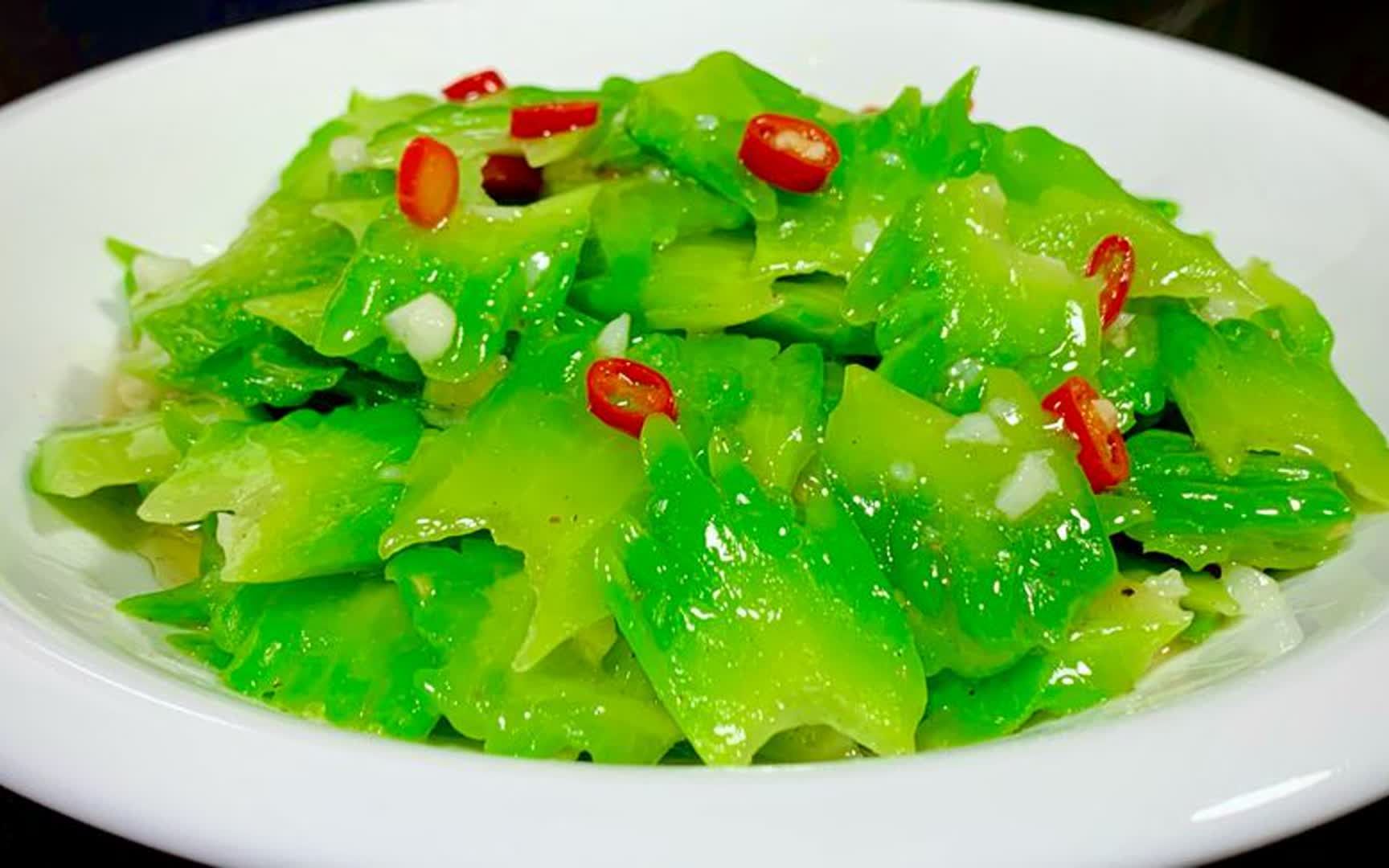 酒店的清炒苦瓜为啥这么好吃呢?多做两步骤,清甜脆爽又解腻好吃