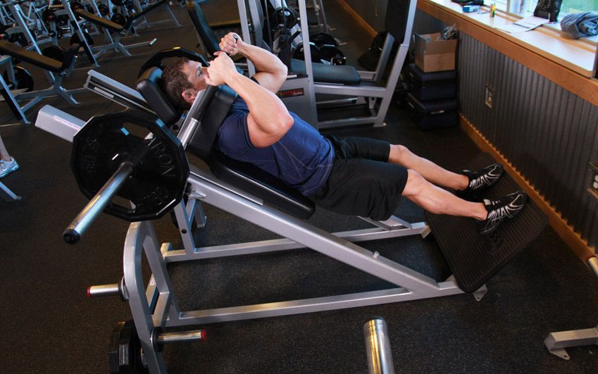 大腿维度与细节并存——哈克深蹲特有的优势