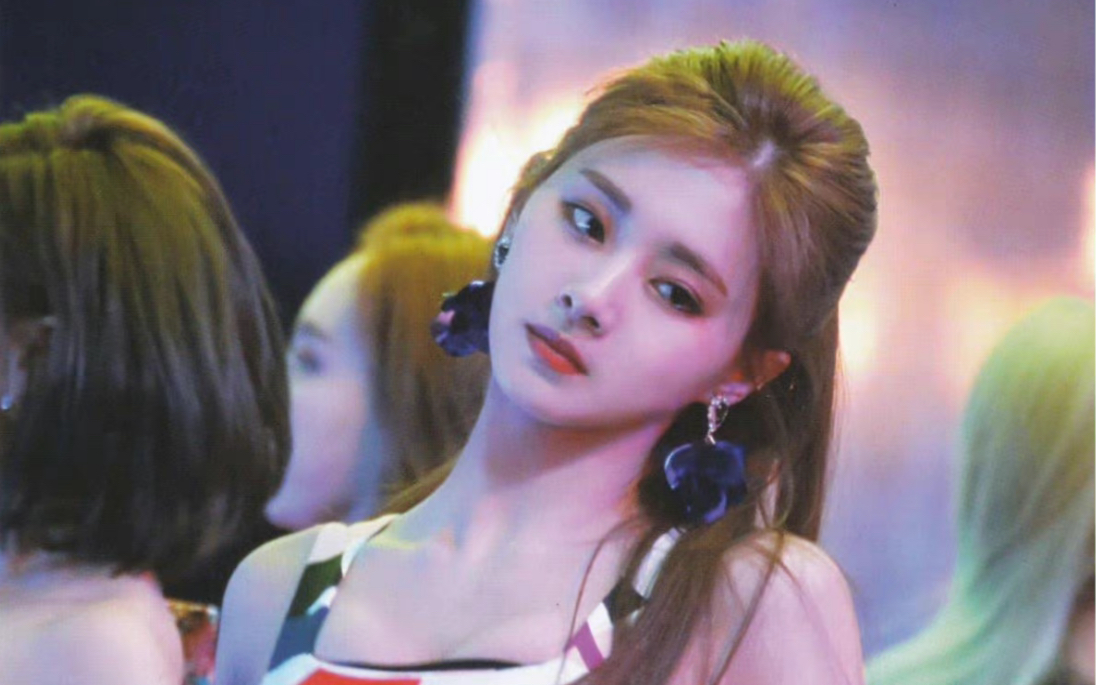 【周子瑜】蓝色蝴蝶变装_哔哩哔哩_bilibili