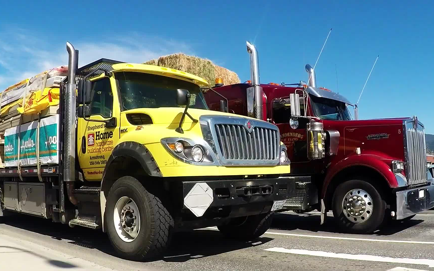 【北美卡车】卡车现货拖运装载和卸载散装,原木,木材和一般货运/大型