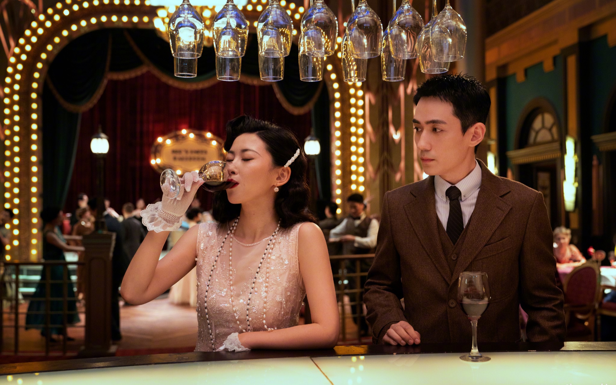 【叛逆者|林楠笙x蓝心洁】 那片他在荒芜乱世中得以喘息的湛蓝天空被