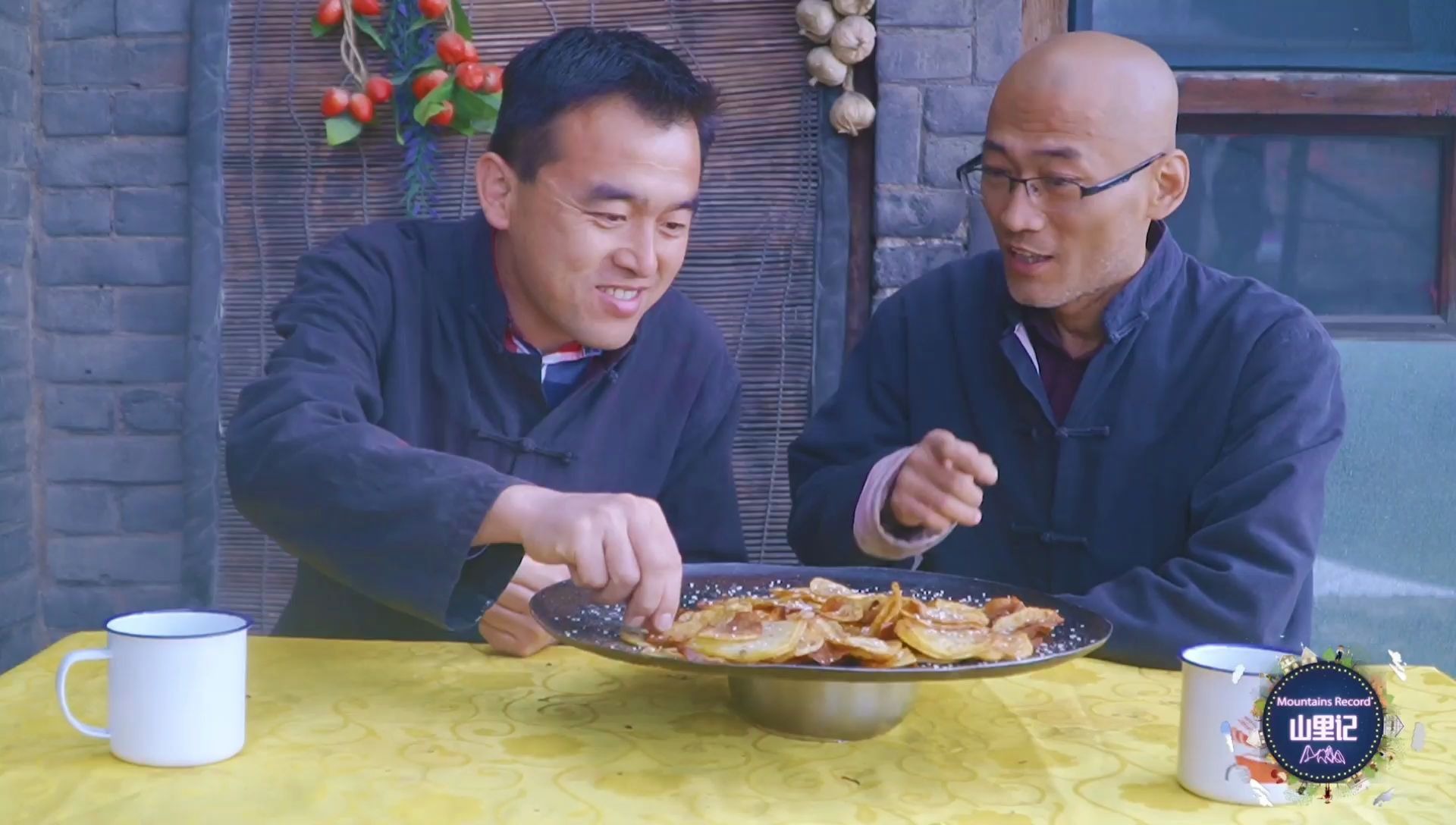 吃薯片还要买?拿土豆这样做,成本不到2块钱就能炸一大盘