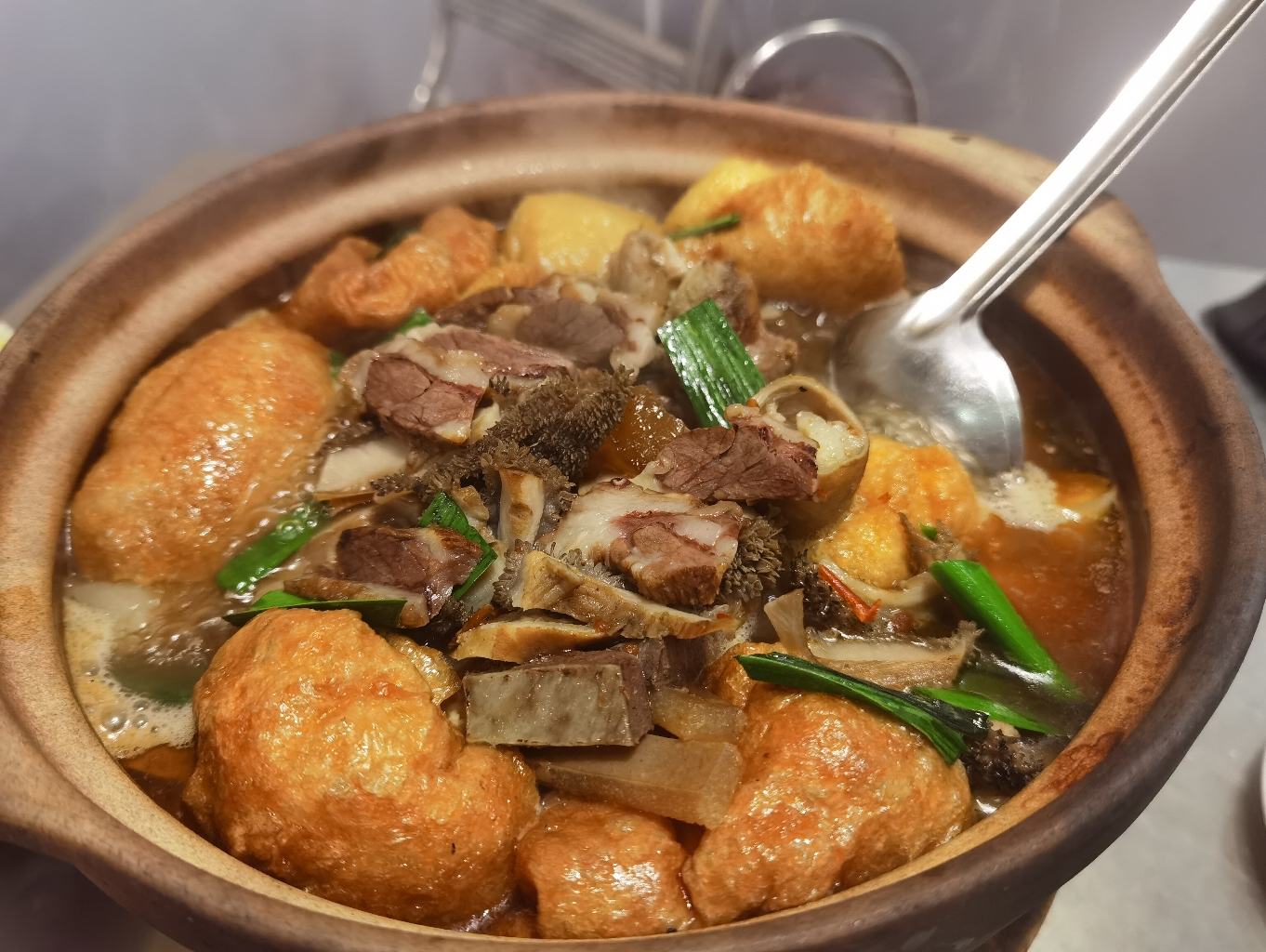 特色美食系列～广式牛腩牛杂煲