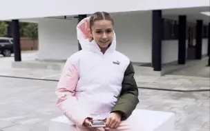 Video herunterladen: 【Kamila Valieva】考古Ozon x Puma