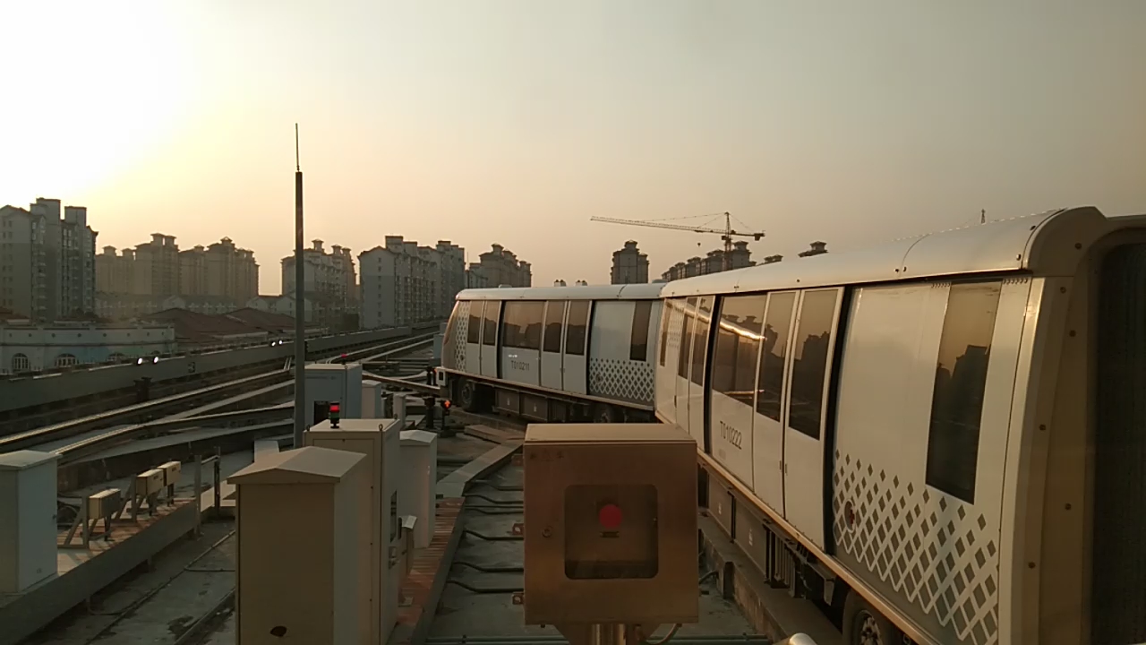 【上海地铁浦江线】t0106号车小灰灰出汇臻路站,进入折返线_哔哩哔哩