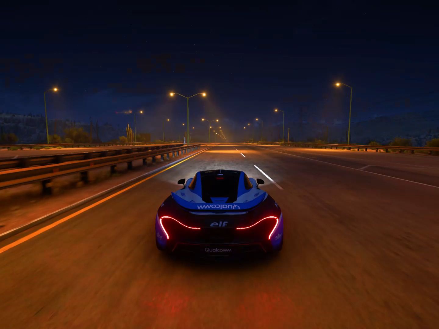 迈凯伦p1的尾灯不是一般的尾灯,而是来自恶魔的微笑