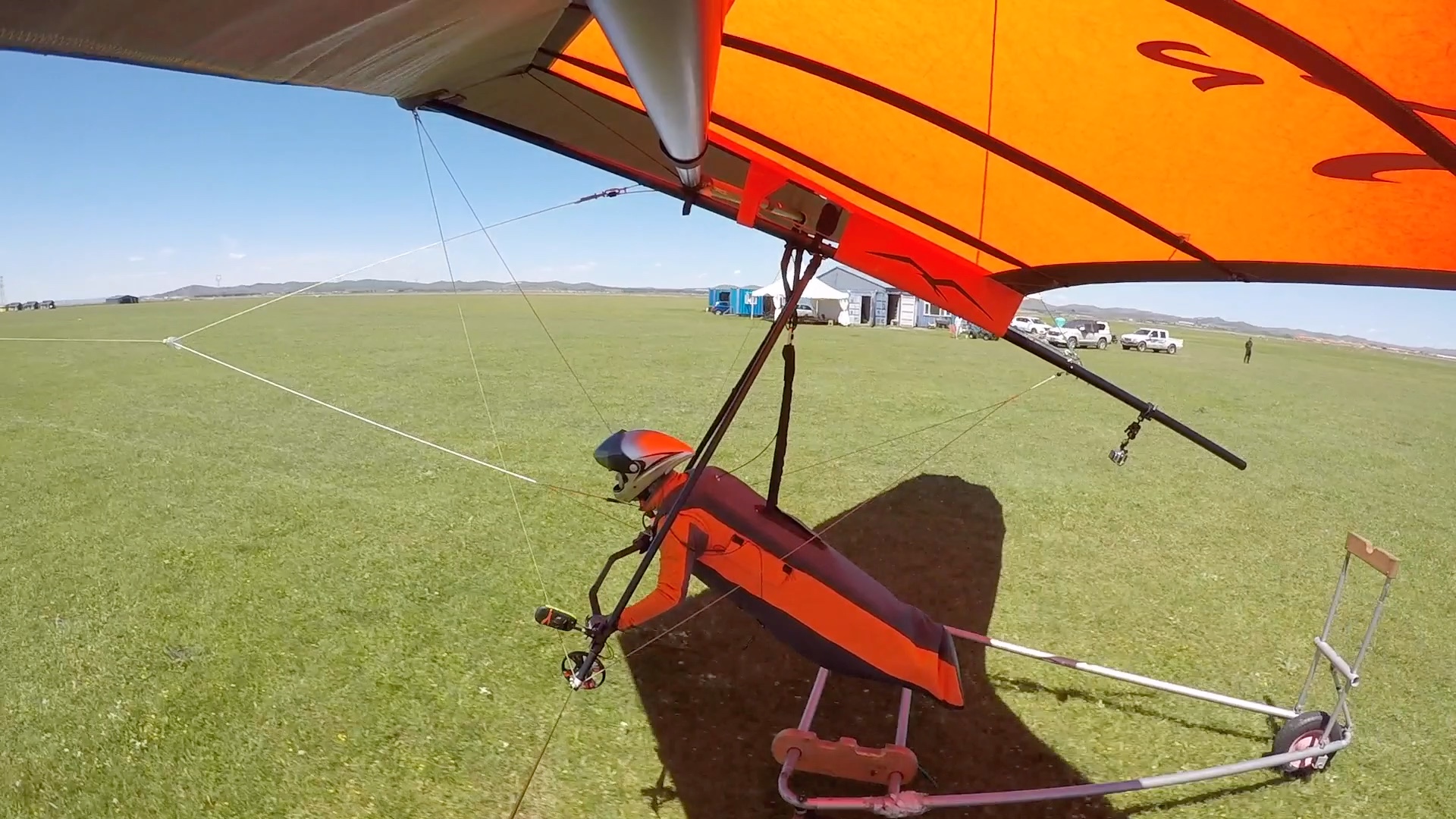 三角翼飞机牵引起飞