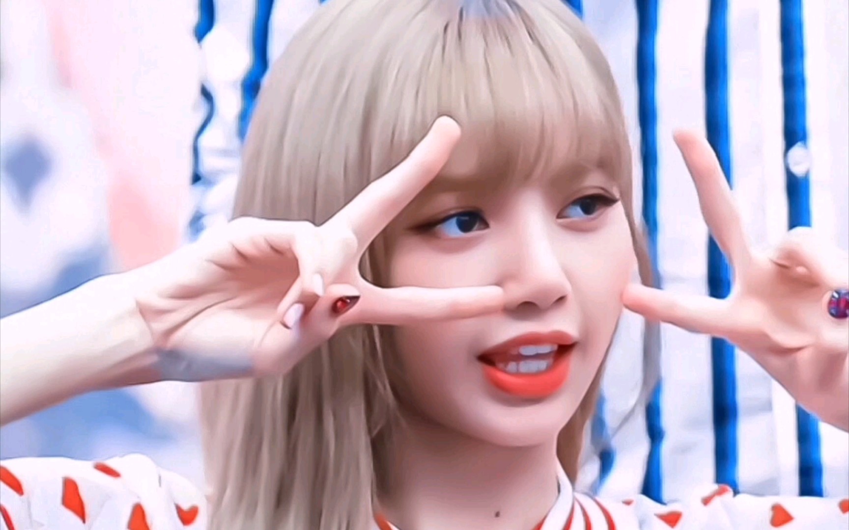 lisa…无敌大可爱,性感且呆萌