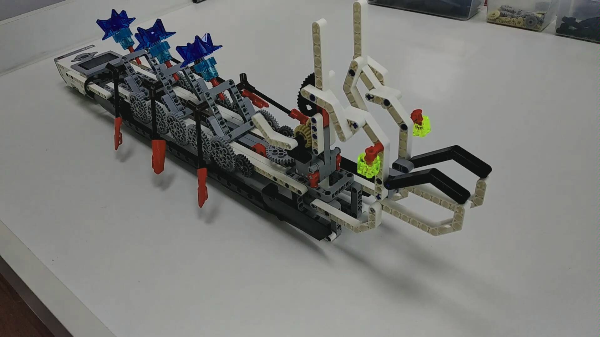 乐高积木端午节赛龙舟机器人学生作品