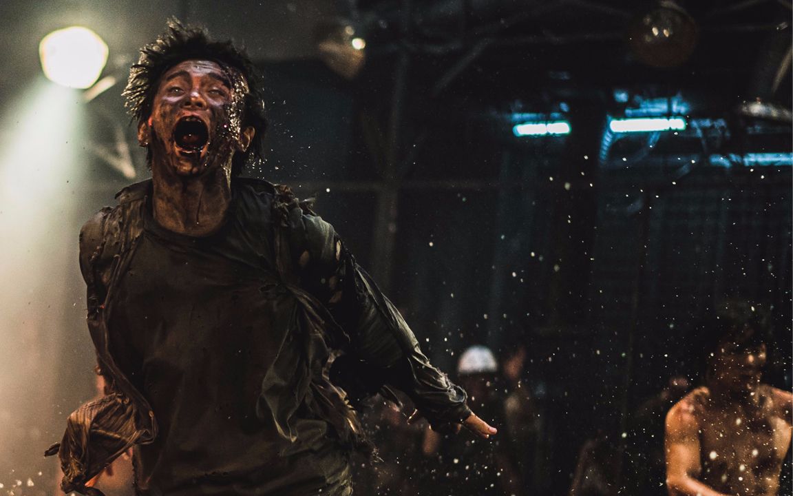 中字《釜山行2:半岛》预告片 4年之后 朝鲜半岛满目疮痍