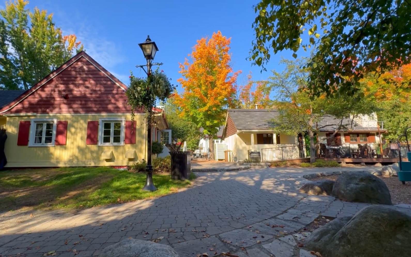 秋季的加拿大林中小镇真的算是人间仙境