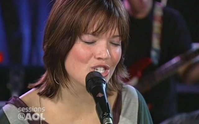 [图]2003 年 Mandy Moore - Moonshadow (Sessions@AOL)