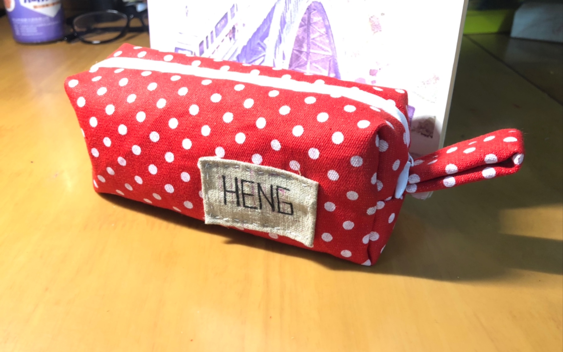 手工裁剪布艺裁剪立体笔袋制作