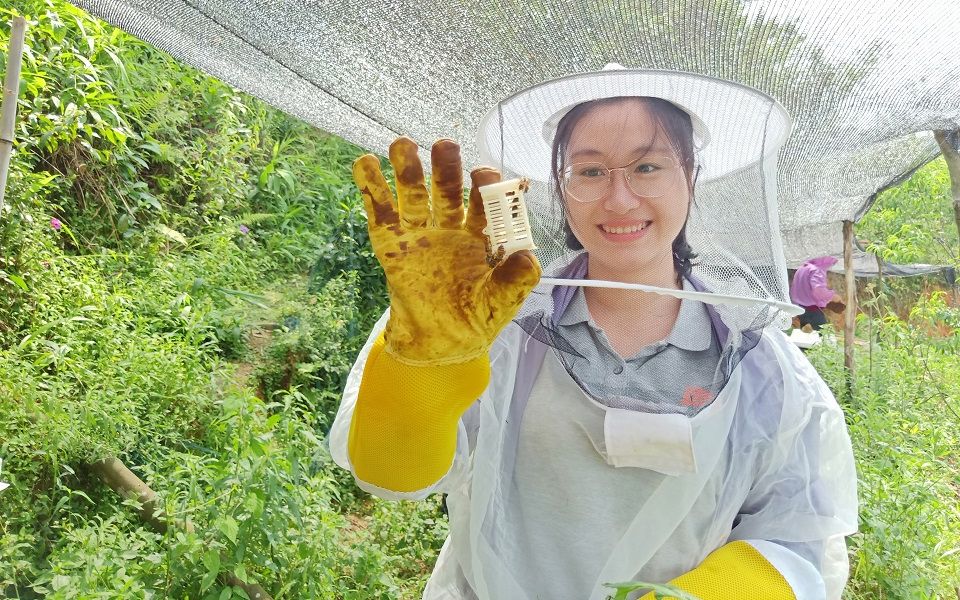 [图]青春之花绽放在扶贫路上【讲巾帼英雄故事：黄文秀】