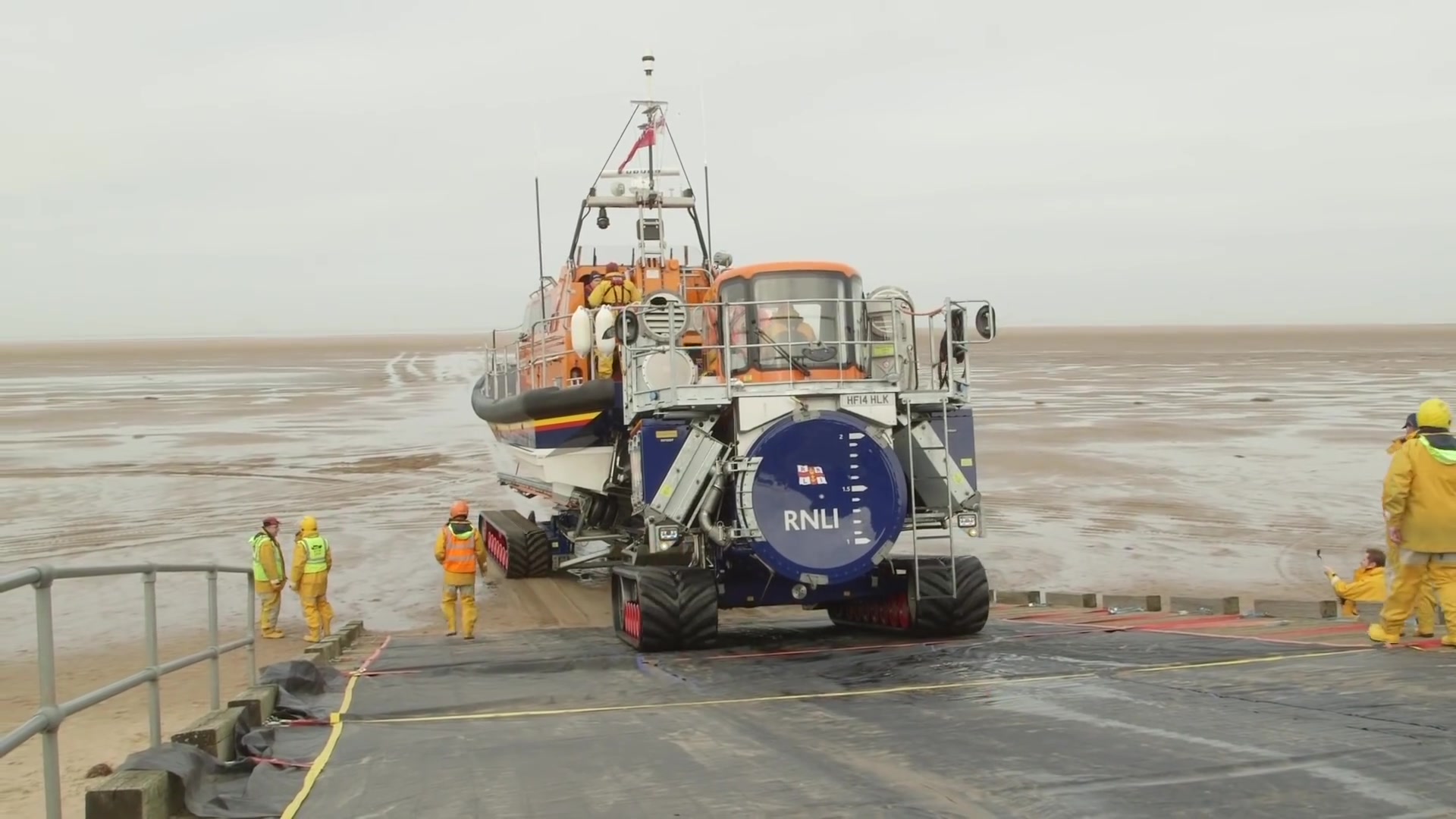 [图]Gecko's Garage动画片 1080高清儿童早教视频：Gecko Rides A Lifeboat And Hovercraft