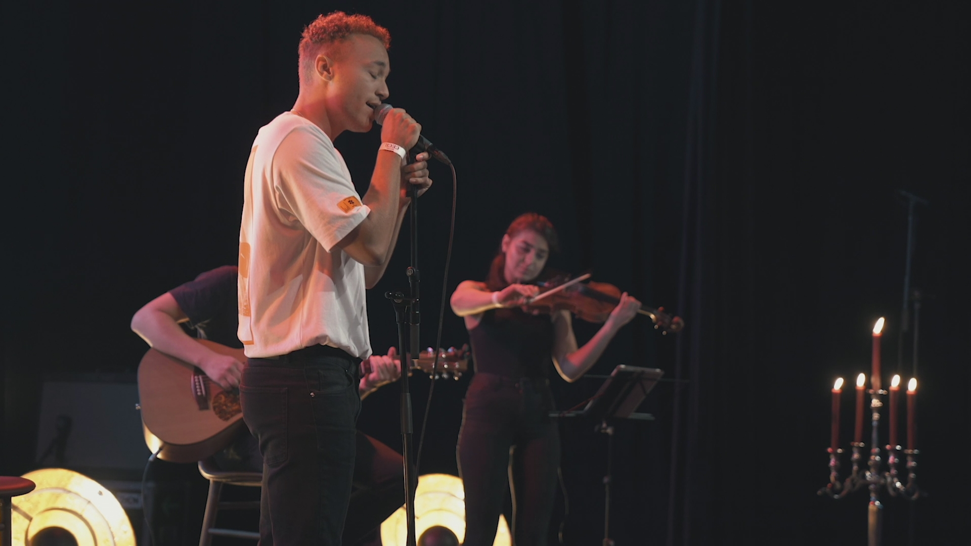 me help you (red bull music stripped sessions) - alexander oscar