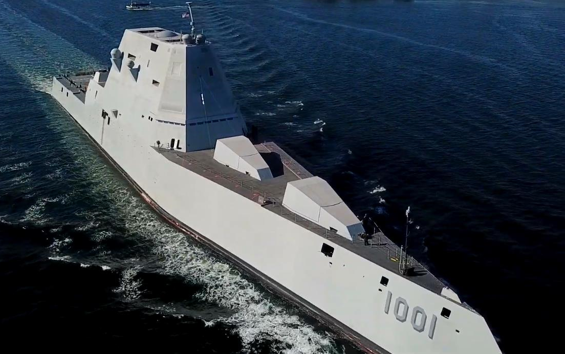 【美国海军】朱姆沃尔特级驱逐舰"迈克尔·蒙苏尔"号(ddg-1001)进入
