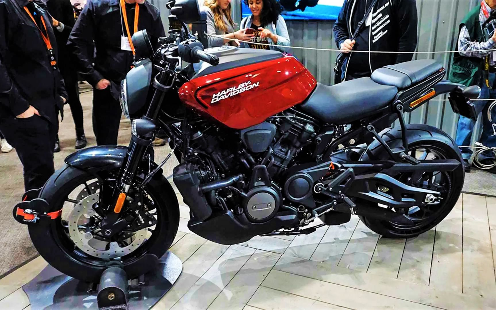 哈雷运动街车bronx 975新款细部展示