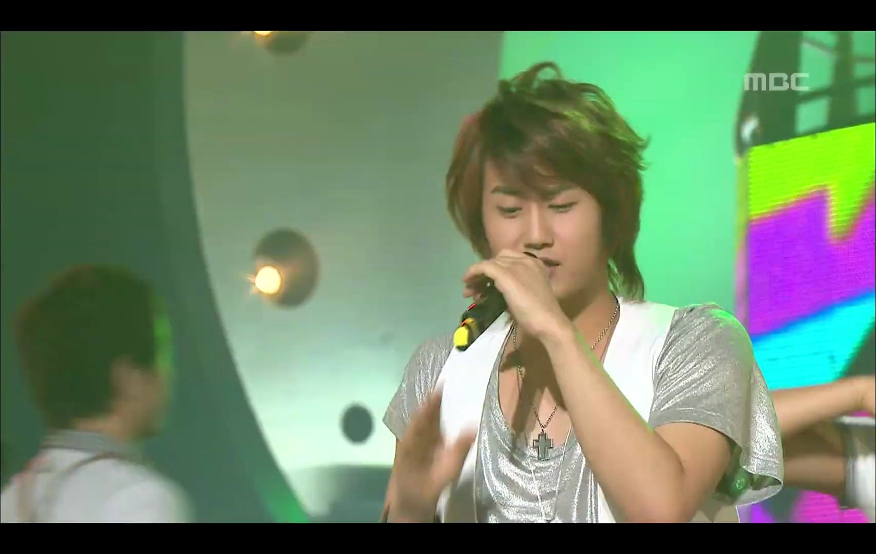 [图]（K-POP现场）SS501 -《A song calling you》 , Music Core 20080517