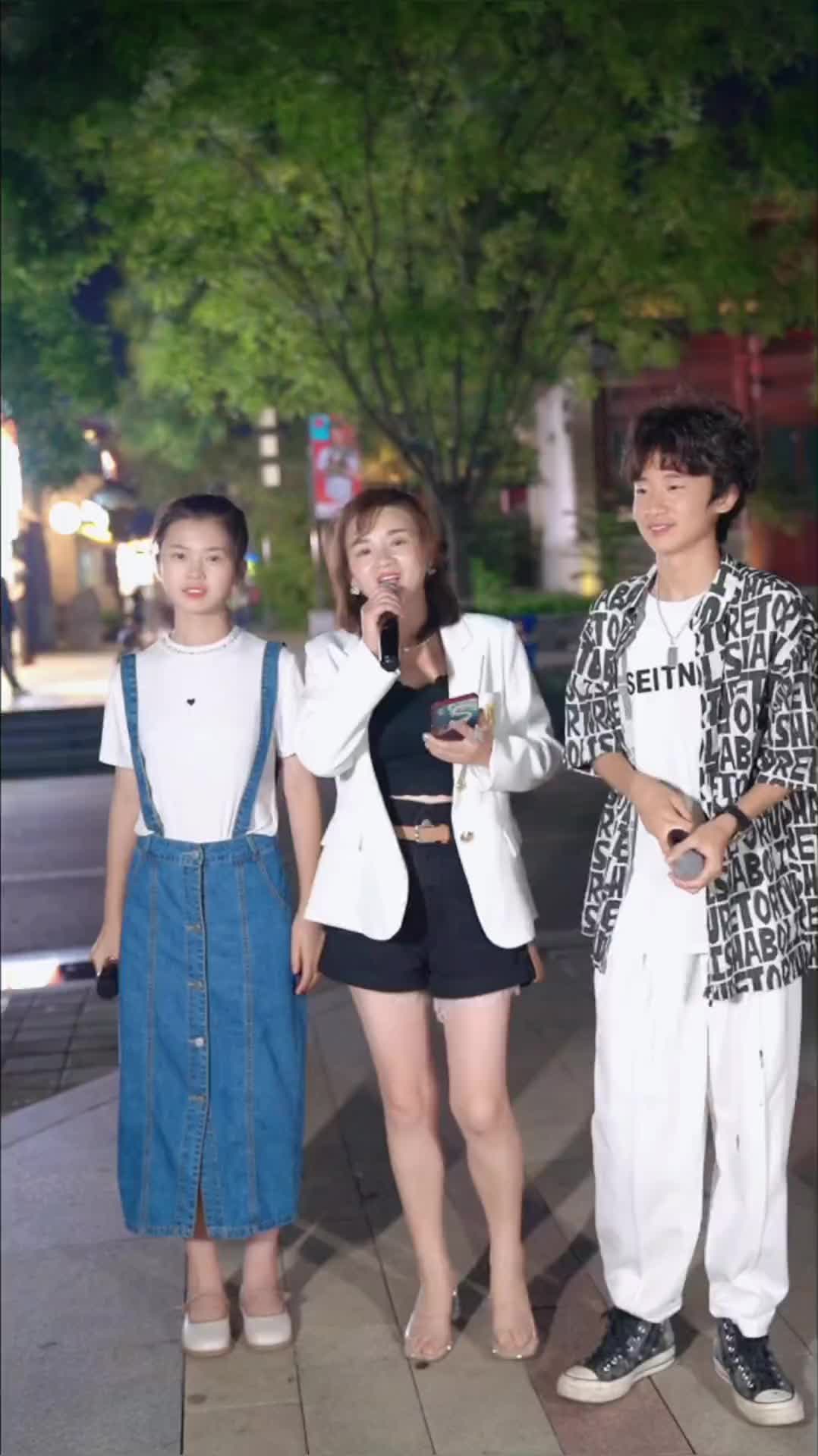 这歌你们也会唱唱的还那么好听小天一雨儿爱唱歌音乐同城热点