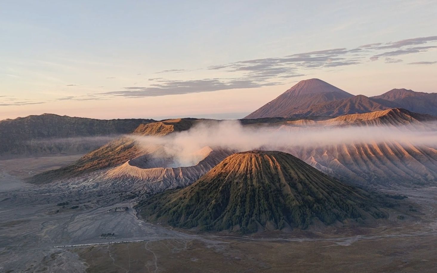美丽壮观的印尼布罗莫火山