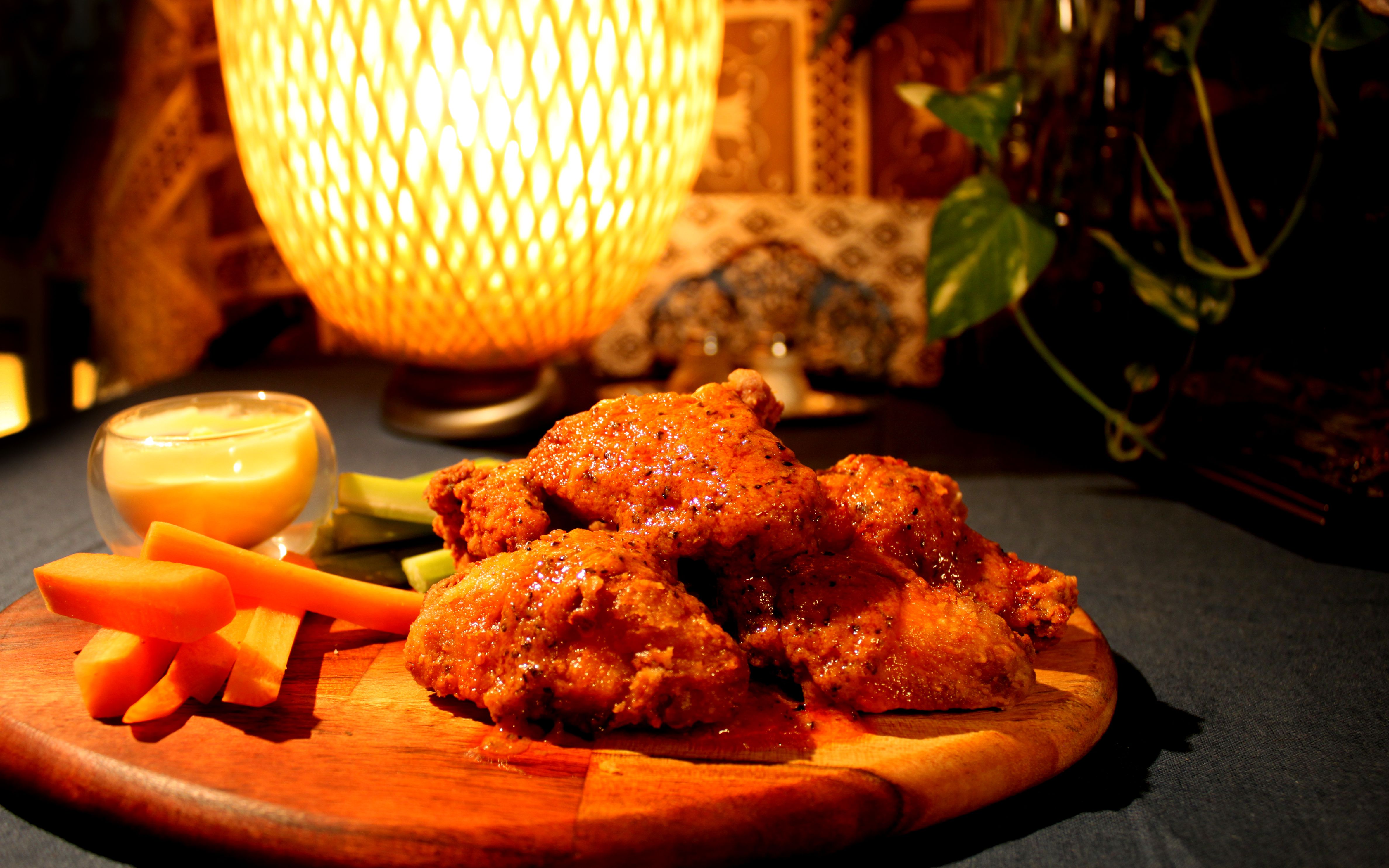 脑残吃后智力略有提升 水牛城辣鸡翅【救生圈男的厨房06】