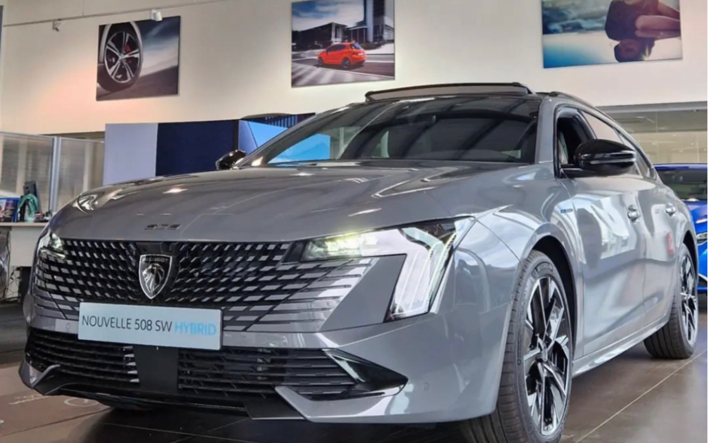 到店里看看新款标致508sw,惊喜的是原pse专属性能色硒灰的下放