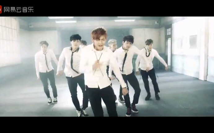 [图]防弹少年团-BTS《男子汉》MV Boy In Luv