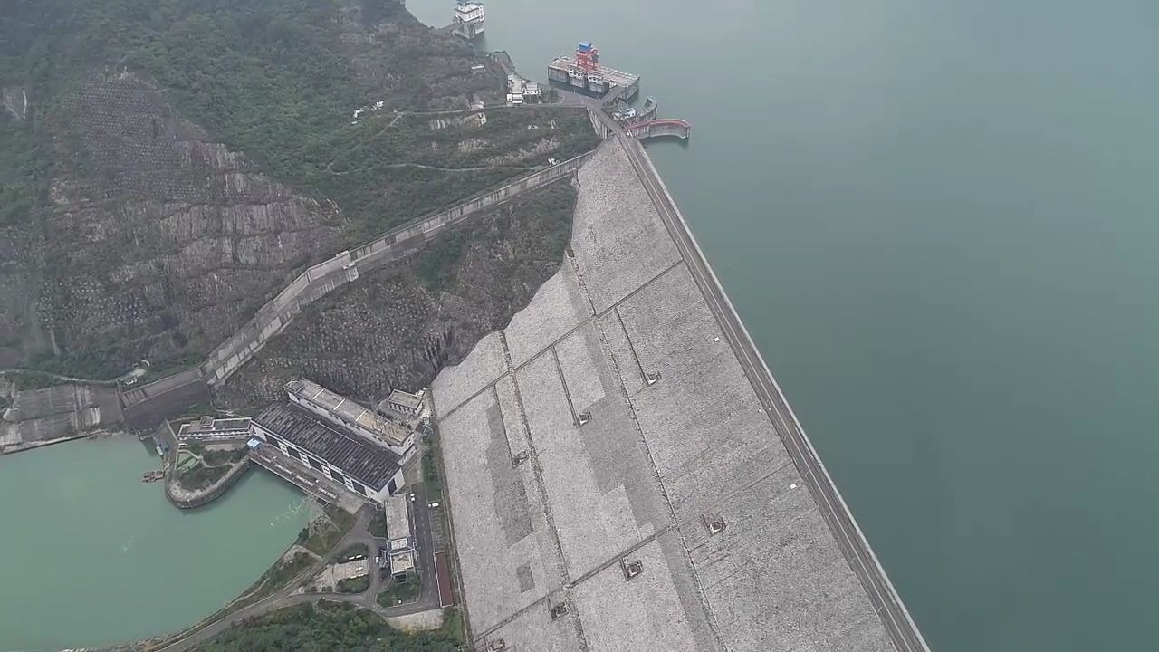 紫坪铺水库坝后式厂房