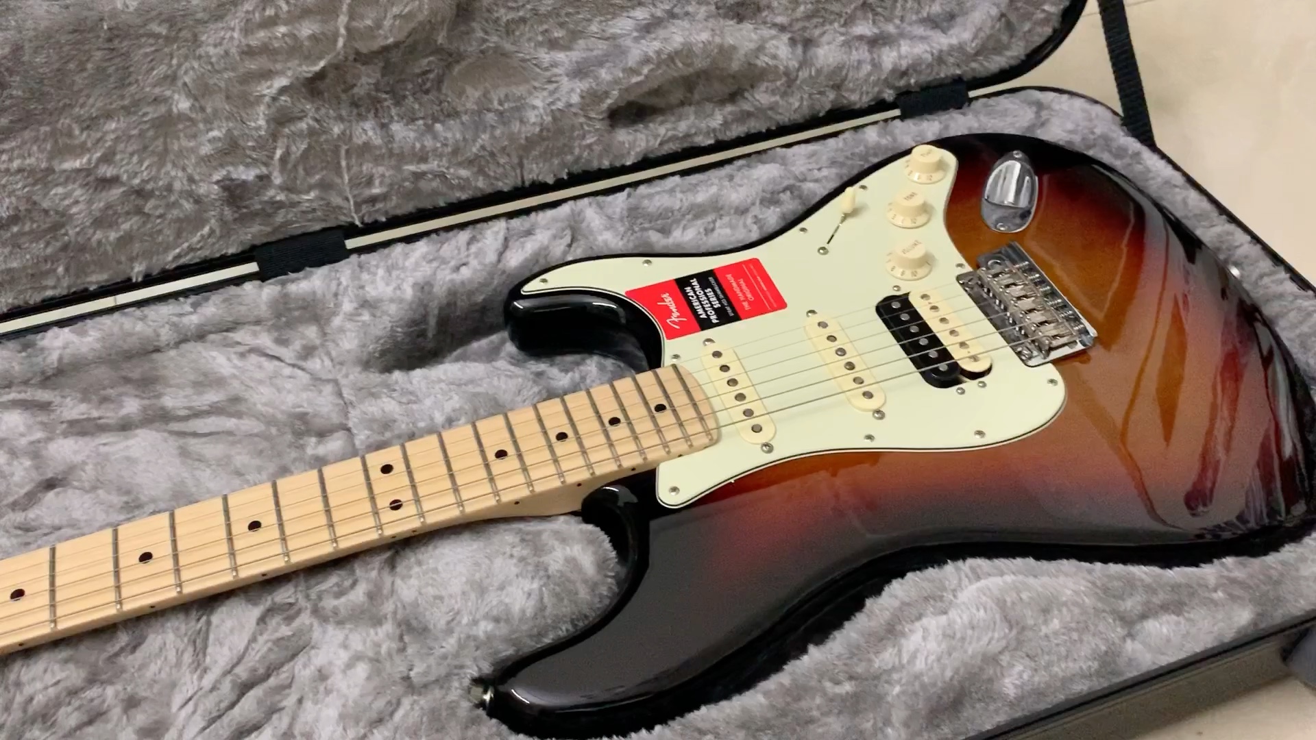 【乐器/电吉他/芬达】芬达fender美专开箱视频