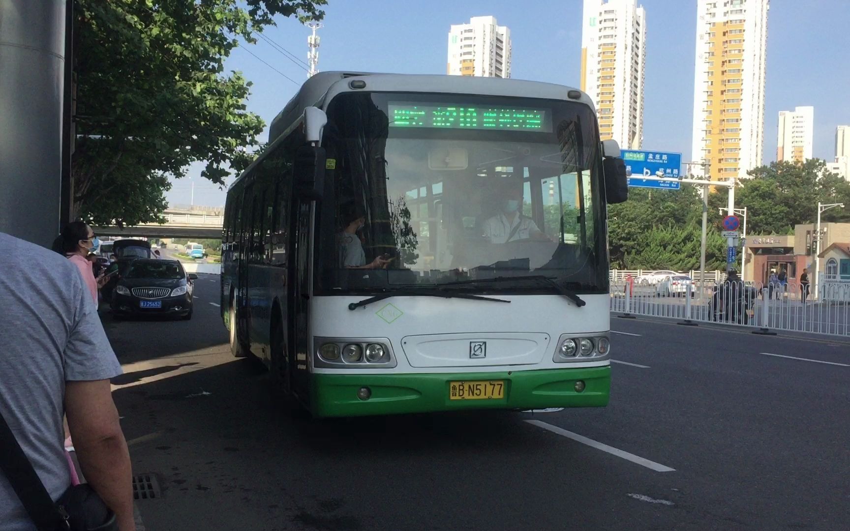 隨拍031青島公交210路青島長途汽車站出站