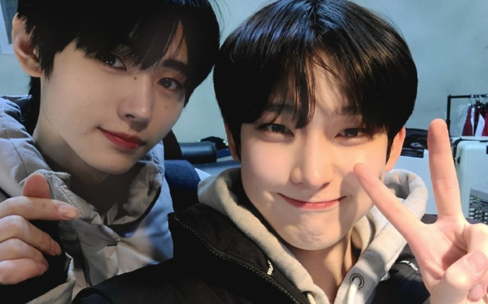 寻雨在小破岛上的爱情故事他们的眼神为什么会拉丝朴成训金善禹