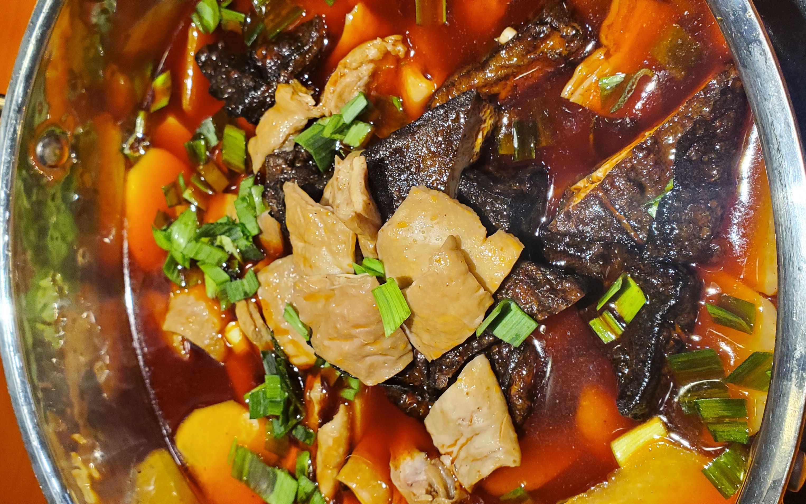 【探店】臭豆腐肥肠火锅,这个冬天应该来一锅!